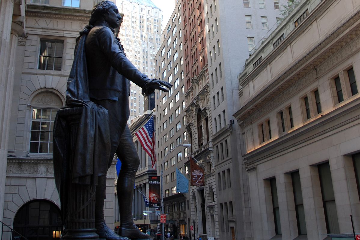 19-3 George Washington Statue Side View Close Up in Front Of Federal Hall On Wall St In New York Financial District